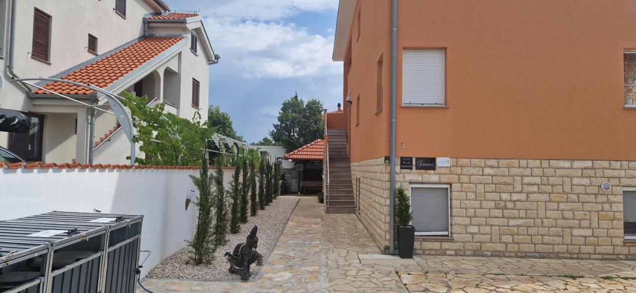 Jannine Apartament *